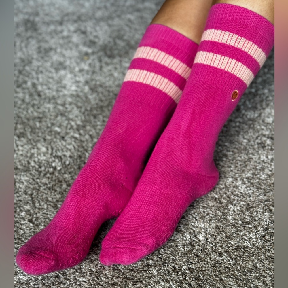 Tavi Kai crew grip sticky socks